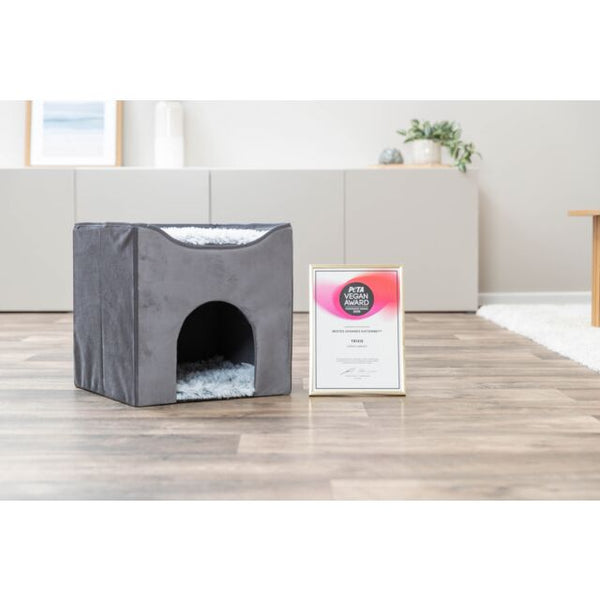 TRIXIE - Cave Harvey